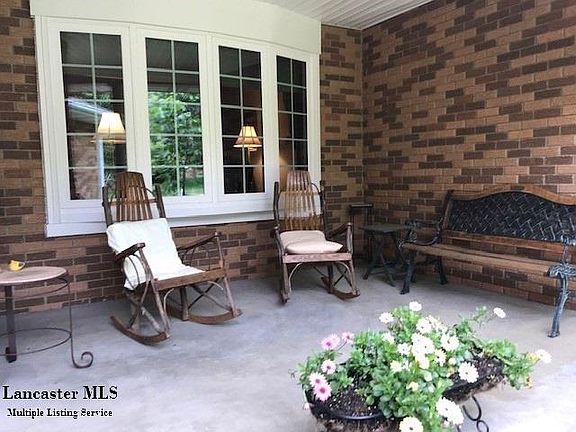 2nd image of 1863 Northshire Dr