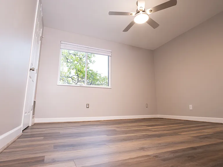 Guest bedroom
