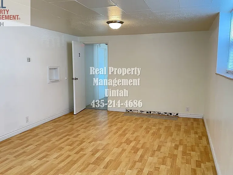 145 W 100 N — Photo 19