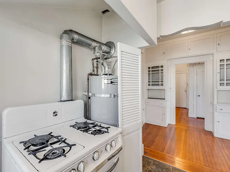 1805 International Blvd #3 — Photo 11