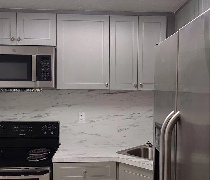 4550 NW 9th St #505E — Photo 12