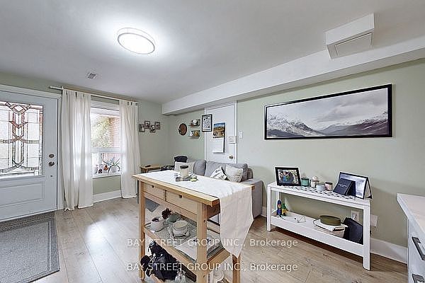 1st image of 40 Henricks Rd