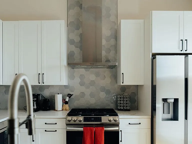 475 N Galapago St #2 — Photo 9