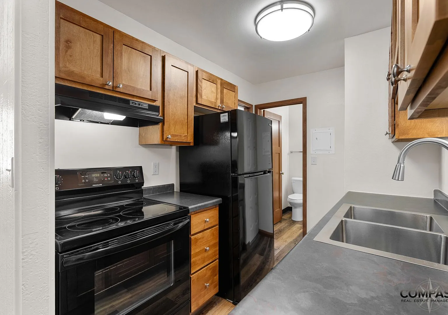 1025 W. MacArthur Avenue — Photo 3