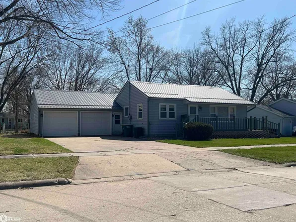 704 W Fillmore Ave, Fairfield, IA 52556