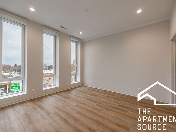 3rd image of 3209 N Narragansett Ave #301