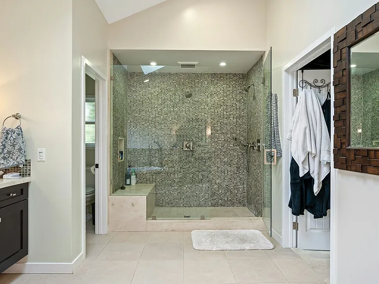 231 Avenue D — Photo 19