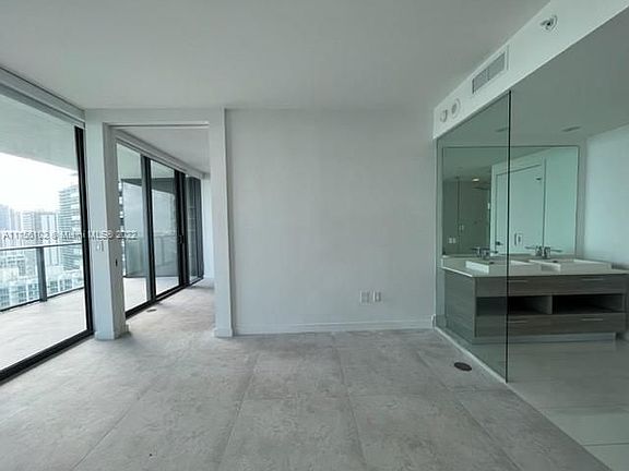 3rd image of 650 NE 32nd St Unit 3105