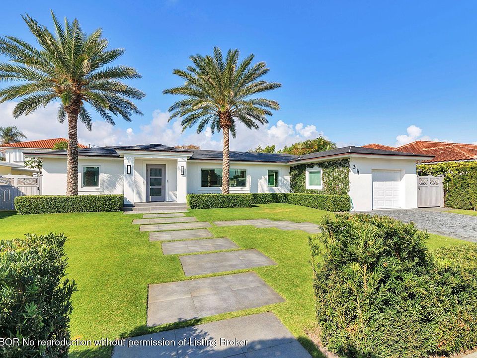 1st image of 2111 Notre Dame Dr