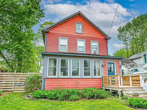 56 Lou Avenue, Kings Park, NY 11754