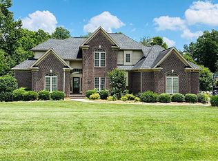 7570 Haw Meadows Dr, Kernersville, NC 27284