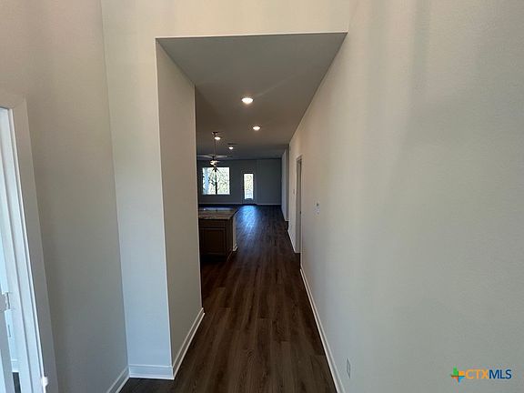 3rd image of 106 Nettie Dr