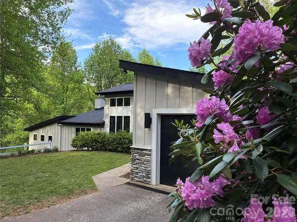 1452 S Country Club Dr, Cullowhee, NC 28723
