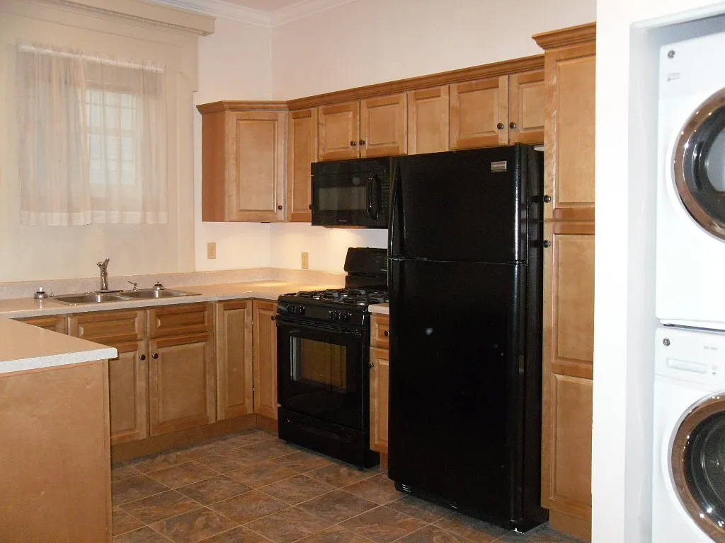 1 bed, 1596 sqft, $1,200 — Photo 3