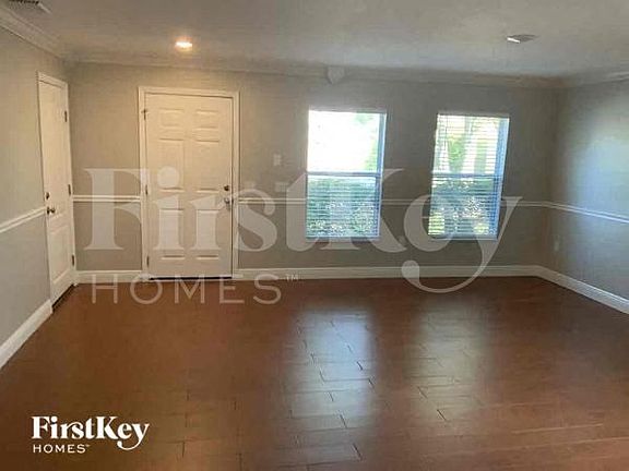 3rd image of 6621 Waterton Dr