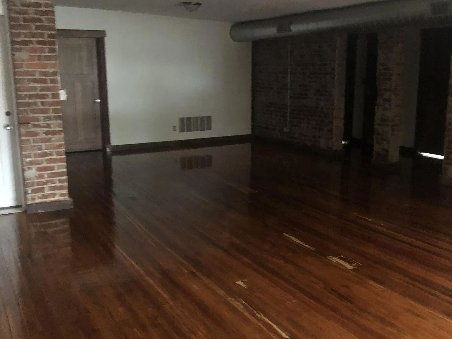 2415 Maplewood Ave — Photo 4