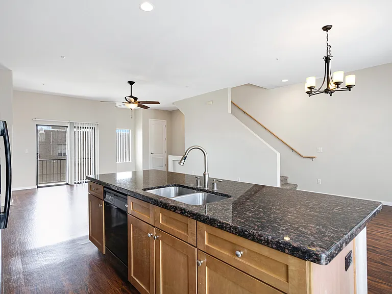 4747 E Culver St — Photo 18