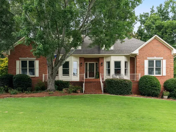 307 Roundabout Dr, Trussville, AL 35173