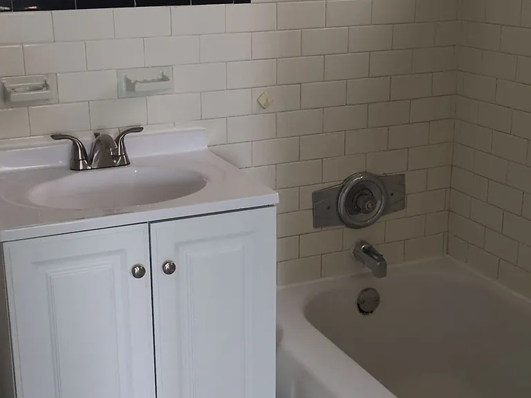 906 N Madison St #2 — Photo 3