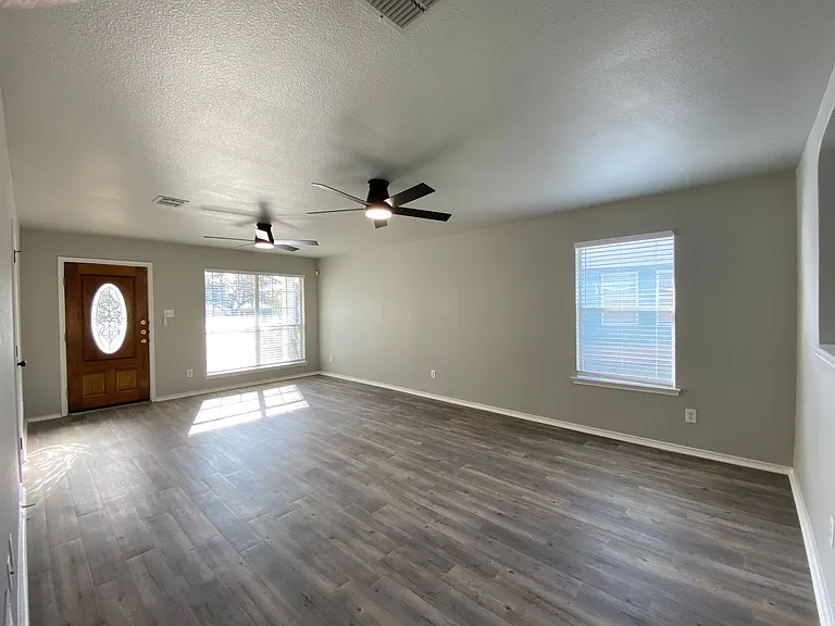 303 Cardinal Way — Photo 8