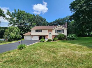 1 Windy Ridge Rd, Webster, MA 01570