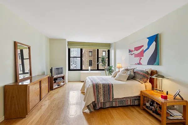 Sold by Nest Seekers International | media 11