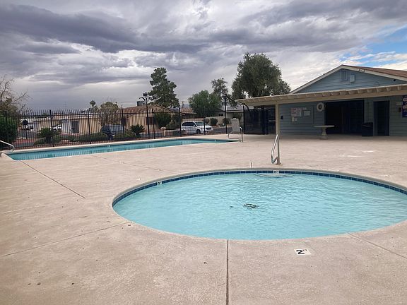Community Pool and Spa
