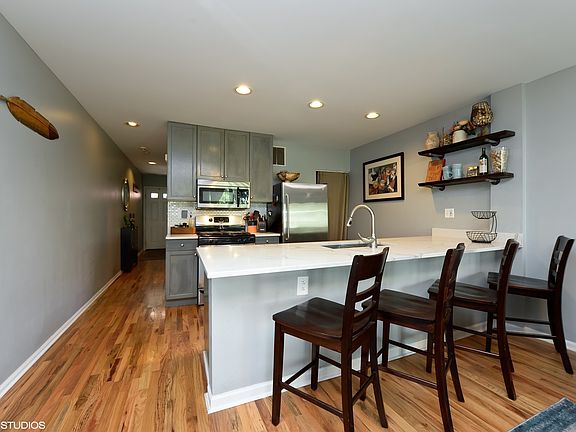 3rd image of 1726 N Kedzie Ave #G