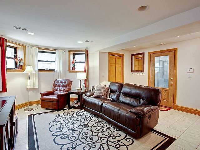 1st image of 846 W Newport Ave #G