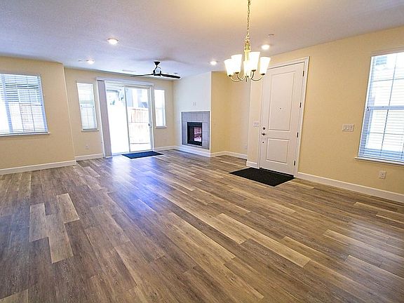3rd image of 1845 Dark Horse Rd Unit B