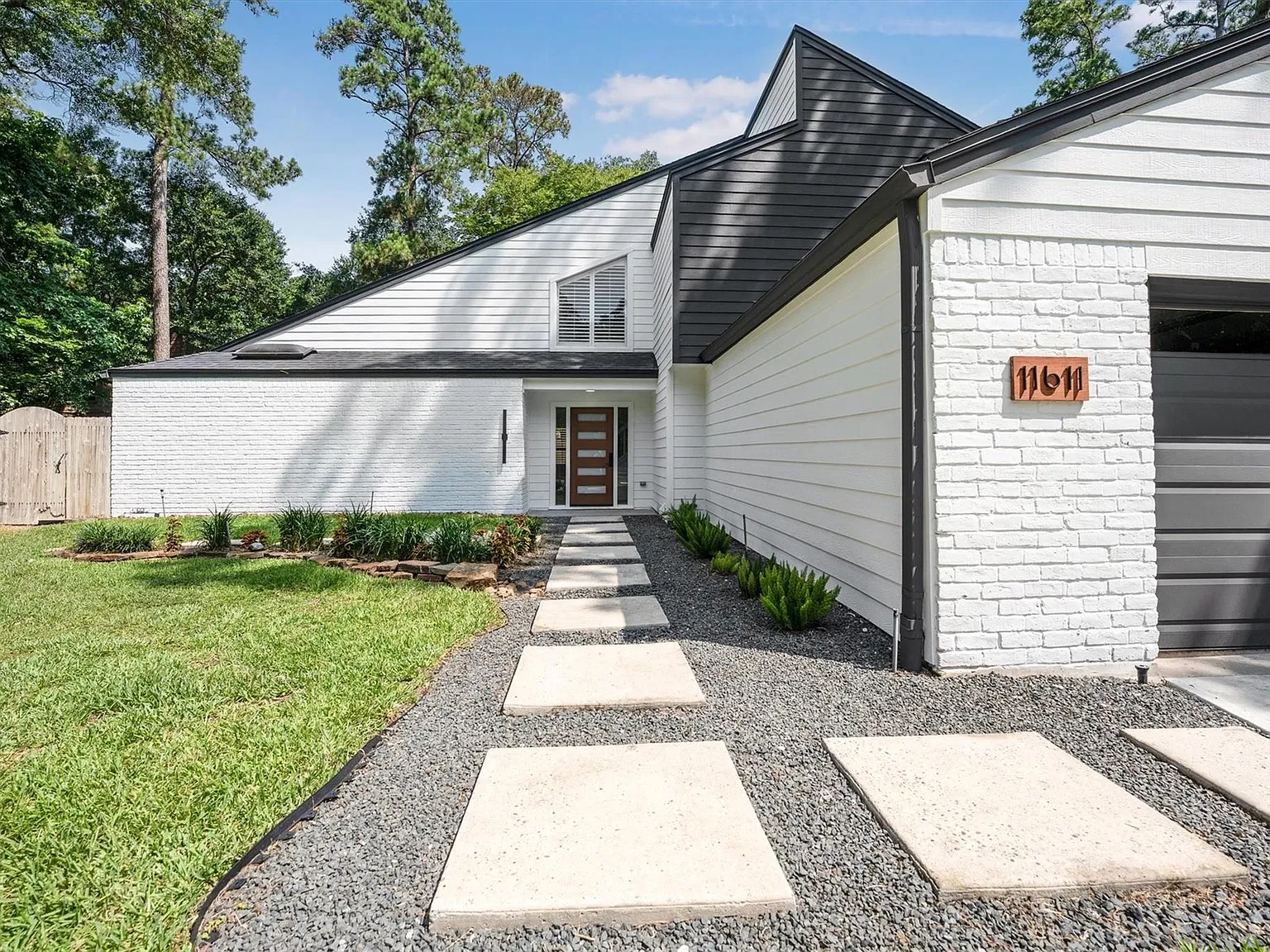 3 bed, 2.5 bath, 2132 sqft, $3,500 — Photo 3