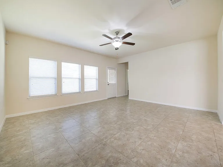 14002 Madrigal Ln — Photo 44