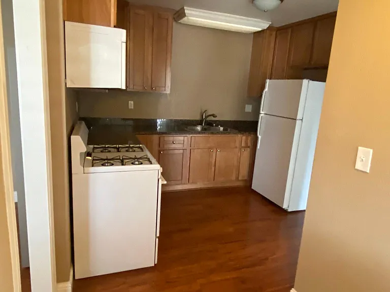 2639 Alhambra Ave — Photo 3