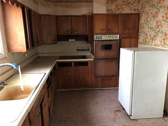4th image of 72 Birdsall St