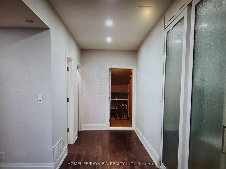 11 Walnut Cres — Photo 8