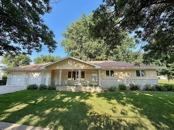 416 6th St, Adams, NE 68301