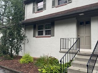 100 Stone Barn Dr #402, Kennett Square, PA 19348