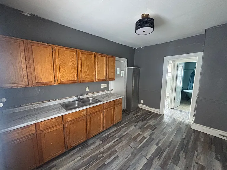 12702 Iowa Ave. — Photo 20