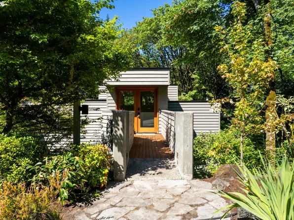 3128 SW Cascade Dr, Portland, OR 97205