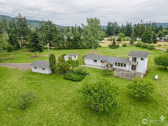 2nd image of 1012 River Road