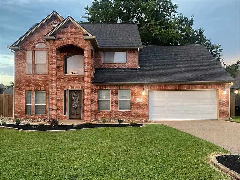 3715 Bridle Ct — Photo 1