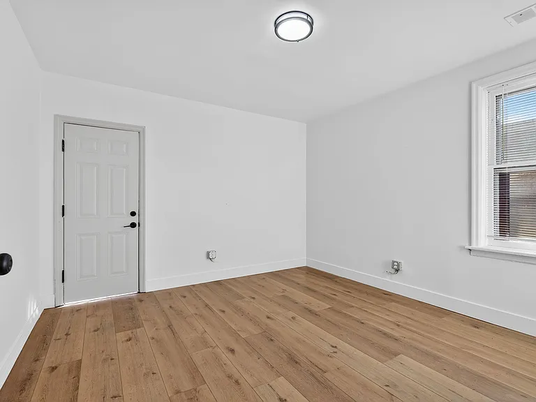 3654-3656 Phillips Pl — Photo 12