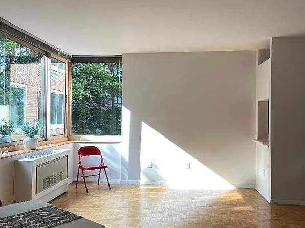 250 S End Ave APT 3E, New York, NY 10280