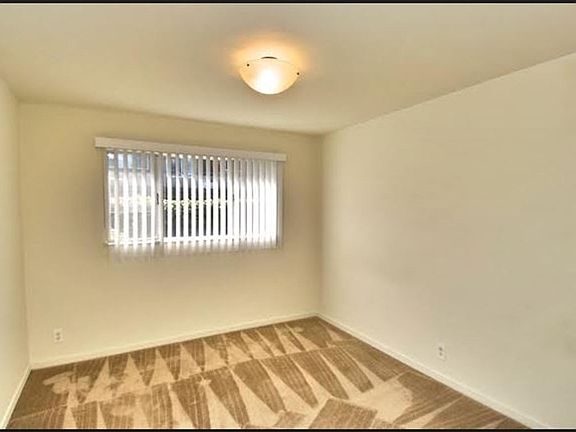 5th image of 531 Chestnut St APT 1