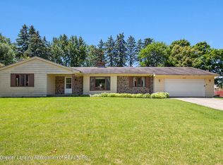 5445 River Ridge Dr, Lansing, MI 48917