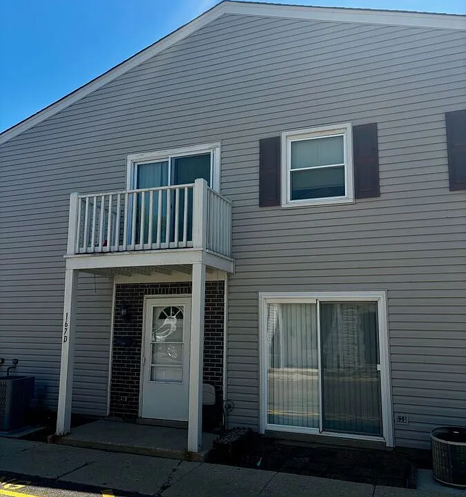 167 Peter Ct #D