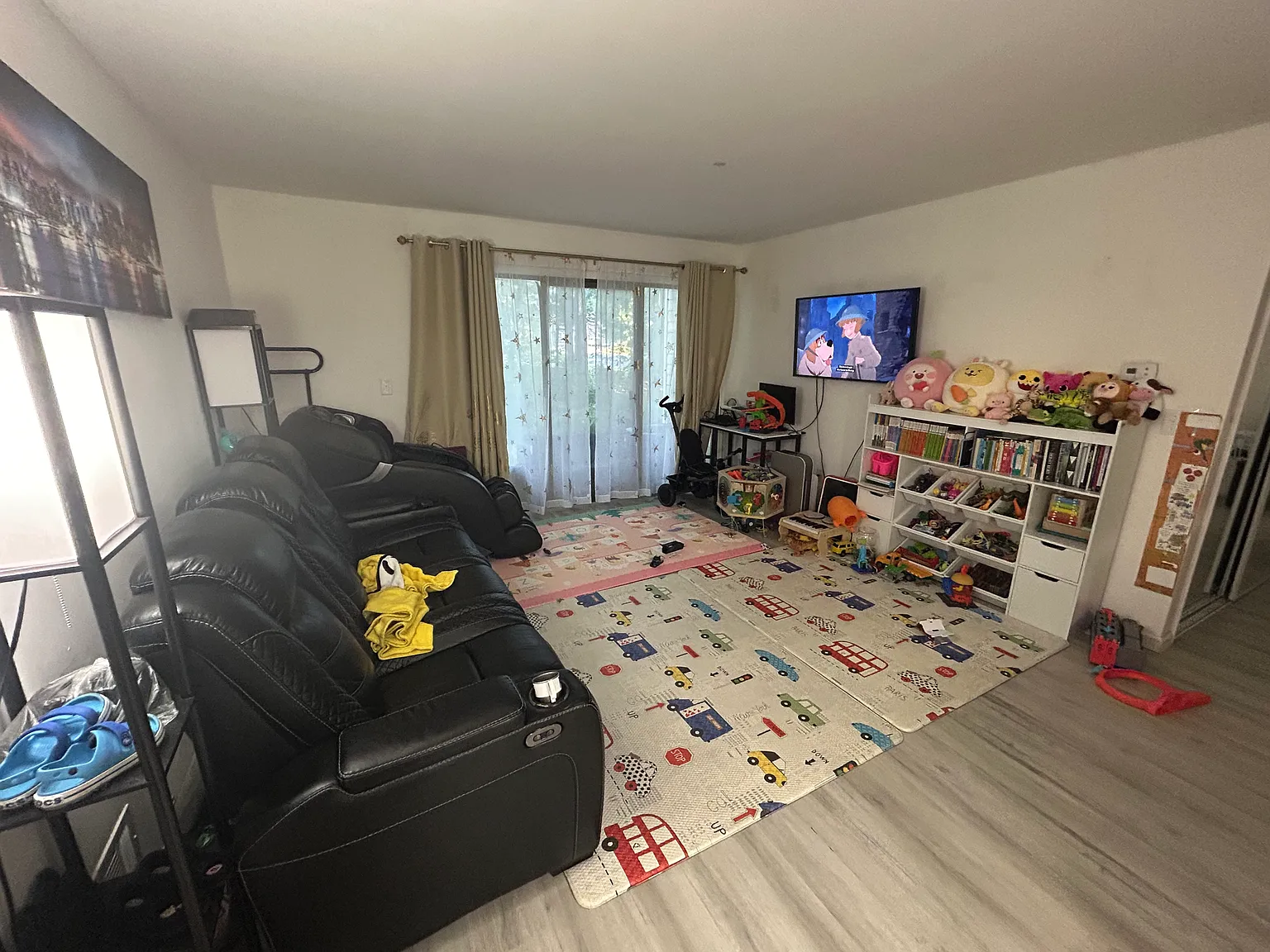 2 bed, 1190 sqft, $1,700 — Photo 2