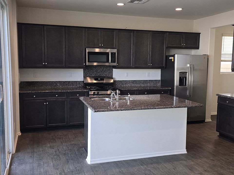 1st image of 32805 Bullard St #2A