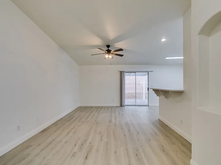 437 Palegold St — Photo 18