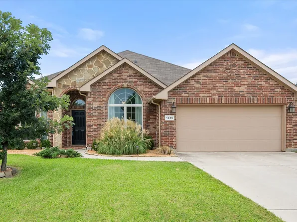 1046 Cydnie St, Kennedale, TX 76060